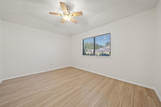 Building Photo - 11604 Norwegian Wood Dr