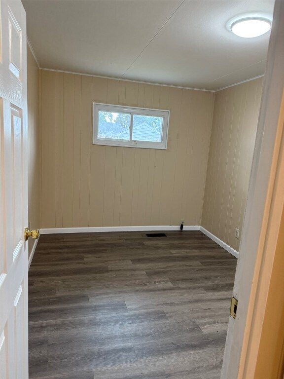 Building Photo - 8020 Carlsbad Dr