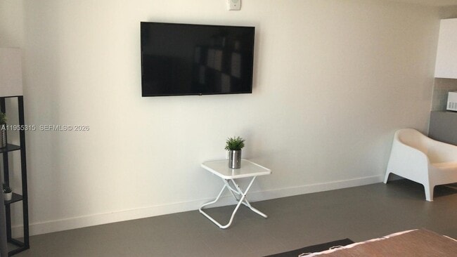 Building Photo - 1600 NE 1st Ave