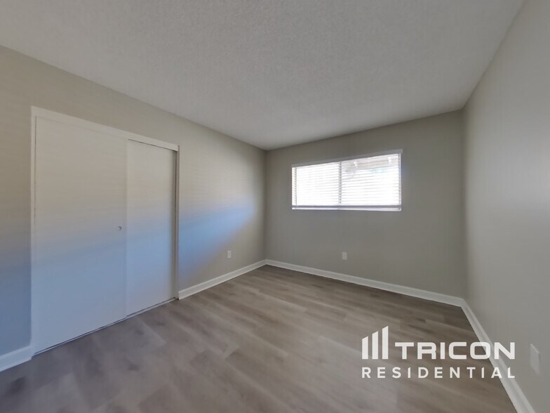 Building Photo - 13687 Boeing St