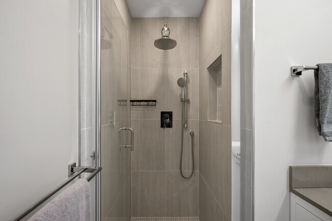 Building Photo - 75 Rivergate Dr