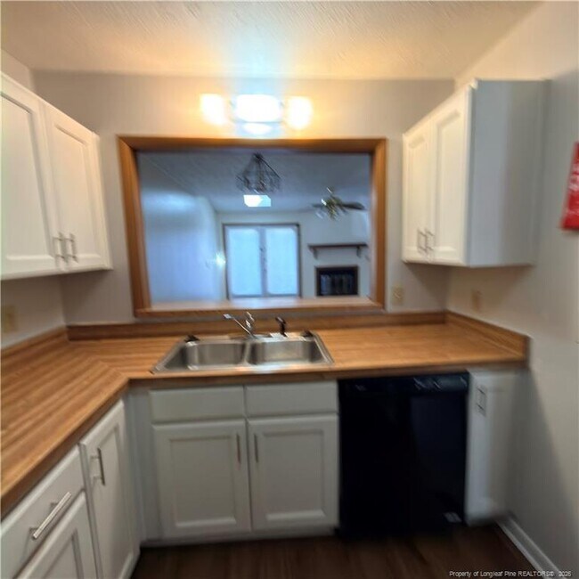 Building Photo - 1276 N Forest Dr