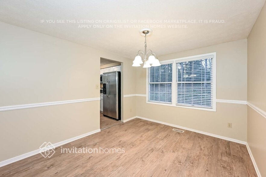 Building Photo - 445 N Pond Trail