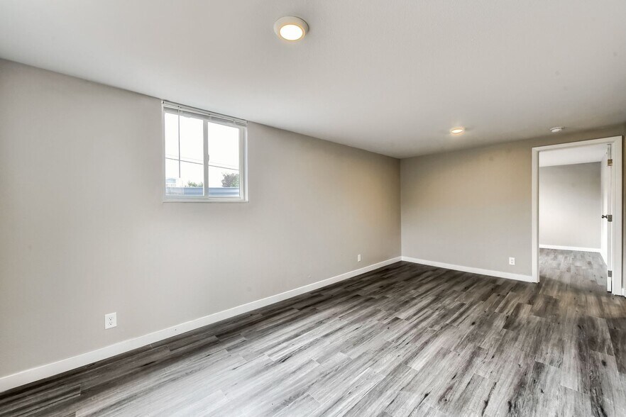 Building Photo - 6045 W Byers Pl