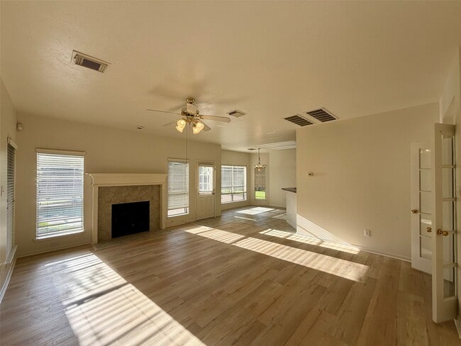 Building Photo - 2317 Orleans Ln