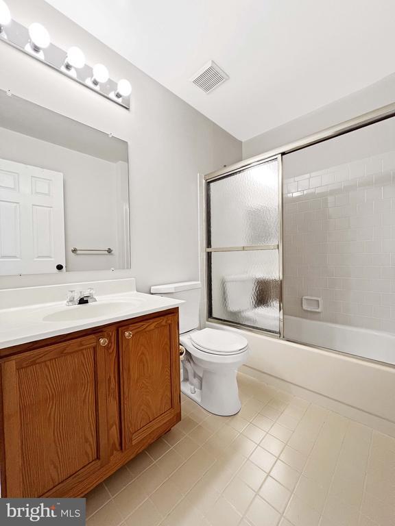 Building Photo - 18200 Paladin Dr