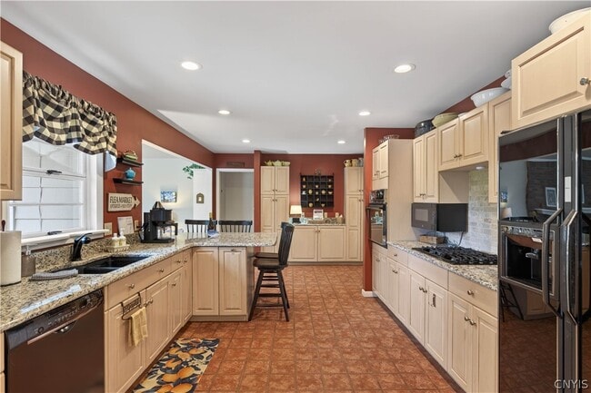 Building Photo - 3862 State St