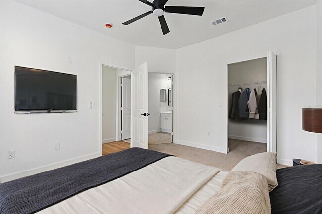 Building Photo - 2549 Maitland Crossing Way