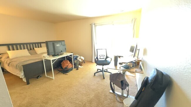 Building Photo - Great 2-Bedroom Condo, Amazing Location!!