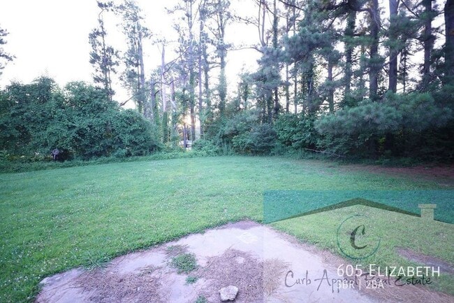 Building Photo - 605 Elizabeth-