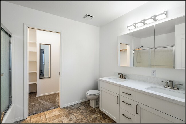 Building Photo - ADON5541