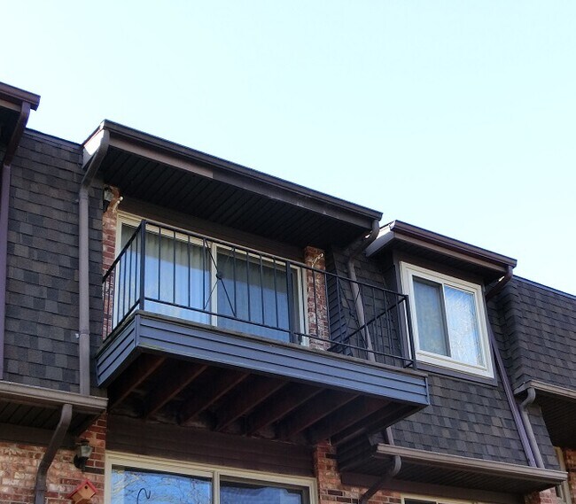Upper Floor - 430 Riviera Dr