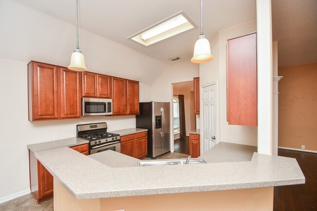 Building Photo - 9004 Sunrise Trail