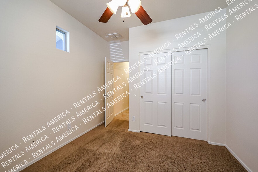 Building Photo - 4325 W Powell Dr