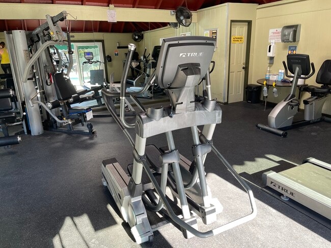 Building Photo - 5001 Stoney Creek Rd