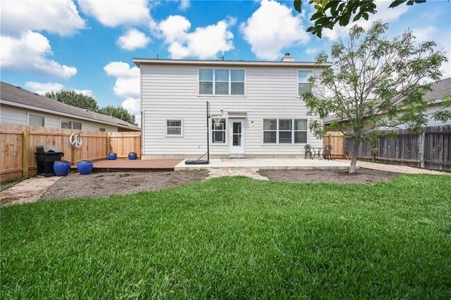 Building Photo - 2206 John Tee Dr