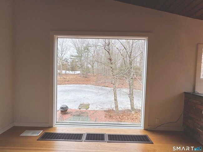 Building Photo - 860 Oakwood Rd