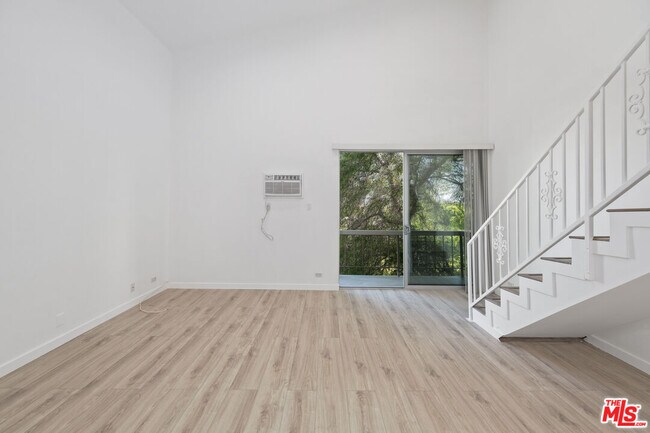 Building Photo - 1440 Veteran Ave