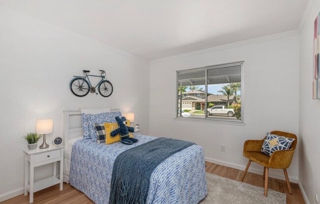 Building Photo - 483 Ontario Dr