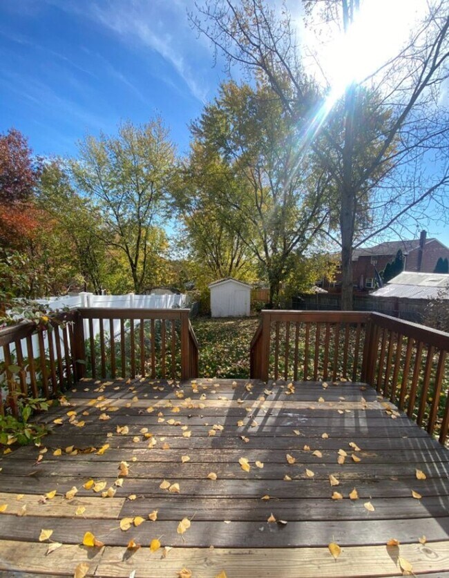 Building Photo - Charming 3 Bedroom, 1.5 Bath Townhome in Elizabethtown!