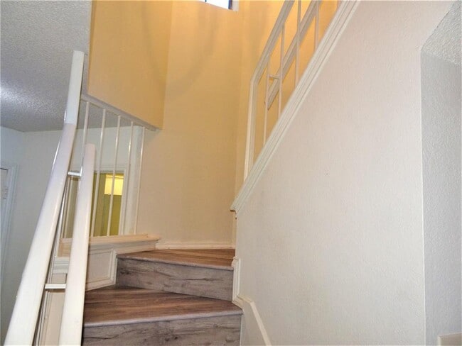 Building Photo - 12811 Steeple-Chase Dr