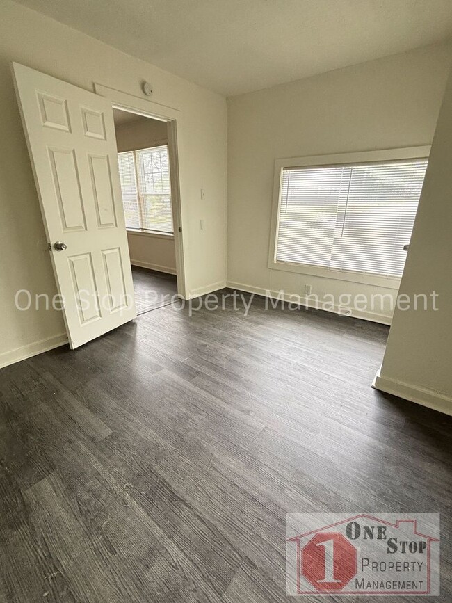 Building Photo - Beautiful 3 Bedroom 1 Bathroom in Kansas City