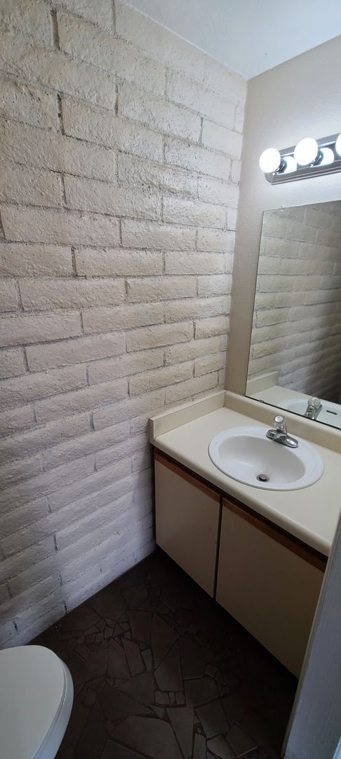 Building Photo - Stone Ave Pastime Rd - 2 Story Townhouse w...
