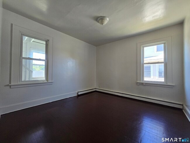 Building Photo - 125 Hollister Ave