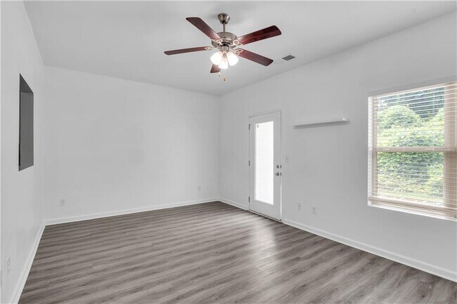 Building Photo - 2827 Creek Bottom Ct