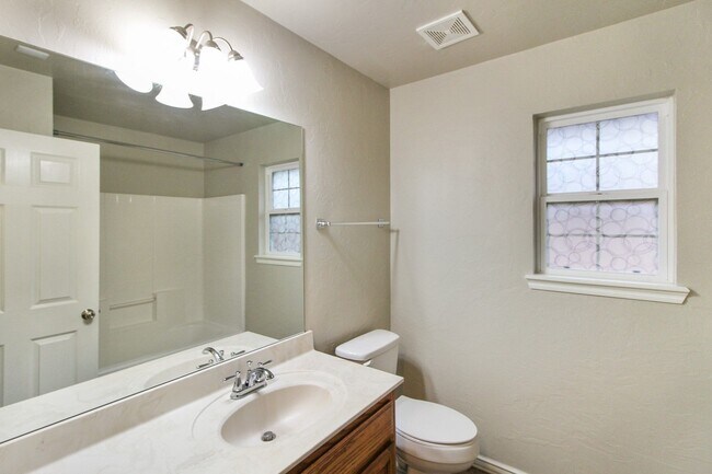 Building Photo - 2111 Scissortail Landing Dr
