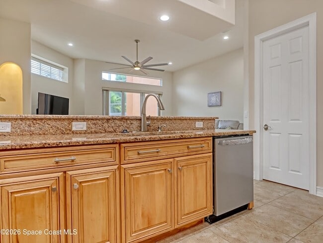 Building Photo - 118 Mediterranean Way