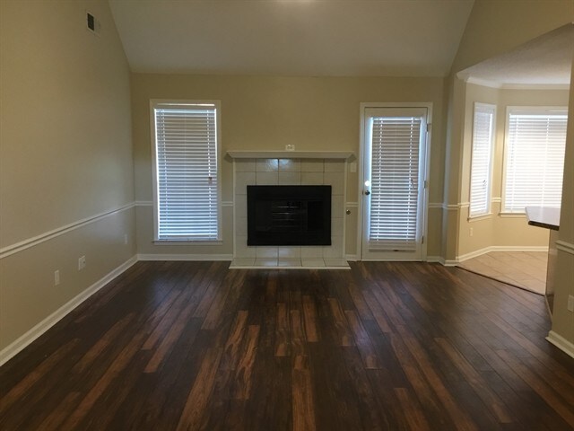 Building Photo - 6472 Daybreak Dr