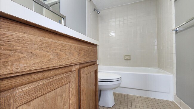 Building Photo - 65 North Point Dr