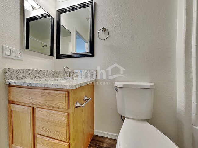 Building Photo - 7856 S Splinter Way