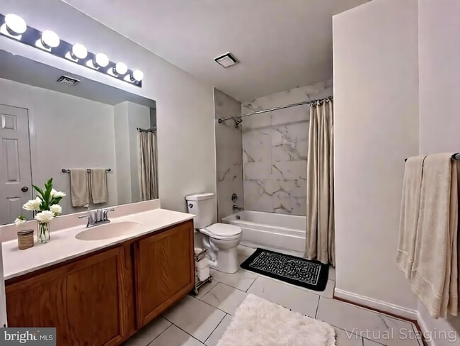 Building Photo - 127 College Station Dr