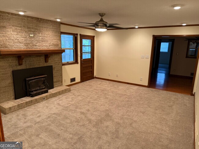 Building Photo - 5254 Deer Run Dr SW