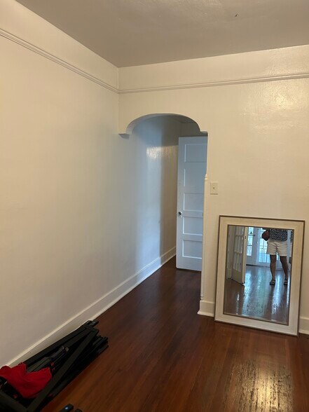 Building Photo - 821 Leontine St