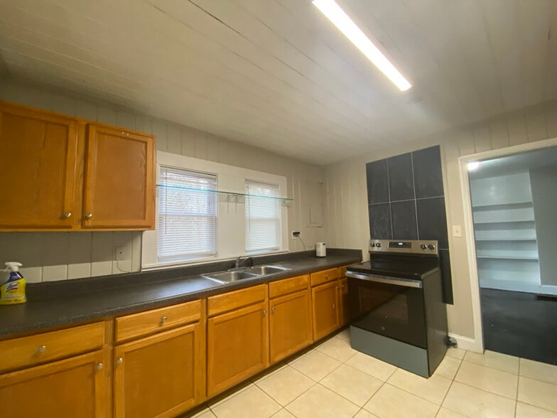 Building Photo - 8261 US-78