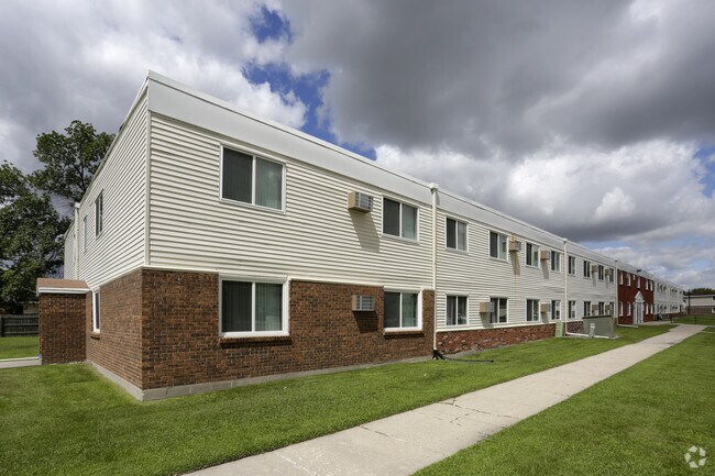 Amber Court - Amberwood Court Apartment Community