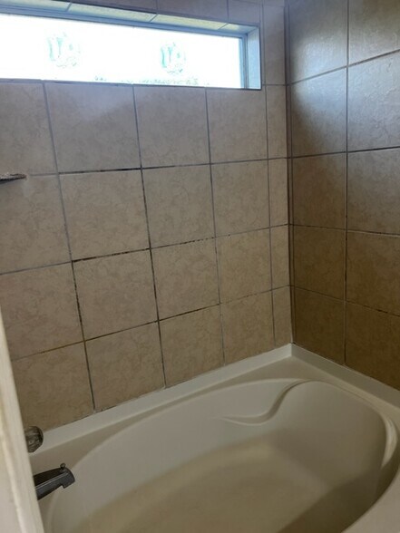 Building Photo - 5702 Sendero Spgs