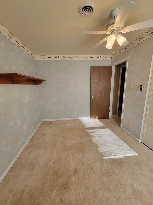 Building Photo - 7170 Ruritan Dr