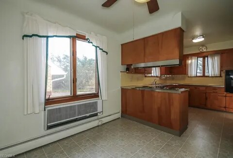 Building Photo - 20991 Recher Ave