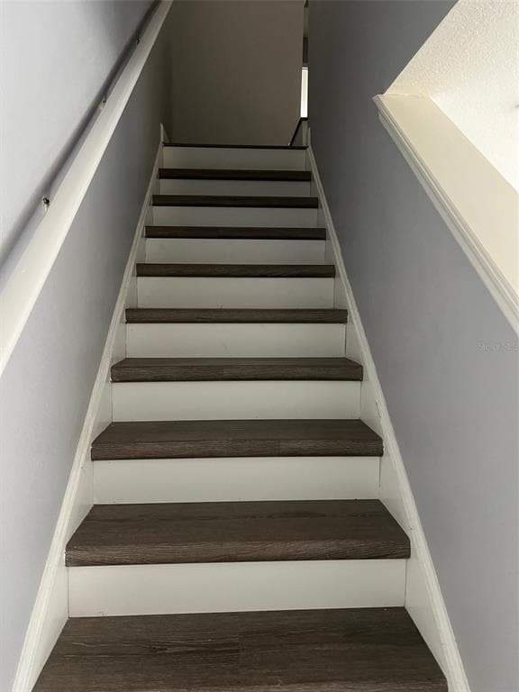 Building Photo - 2031 Searay Shore Dr