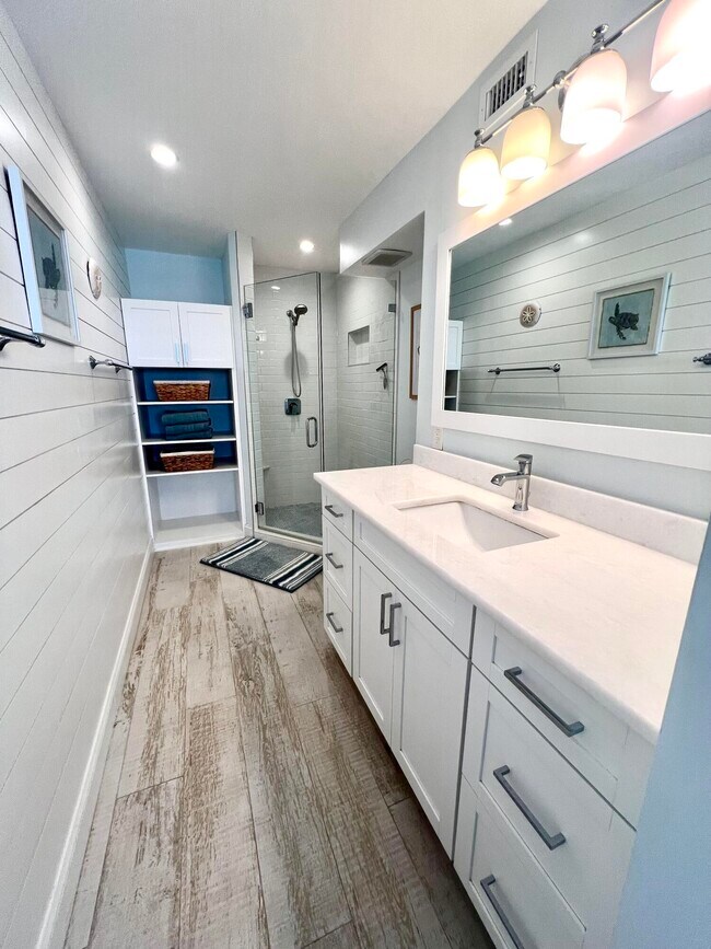 Building Photo - 7410 S Ocean Dr