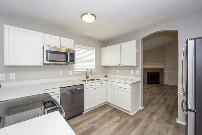 Building Photo - 10229 Winkler Dr