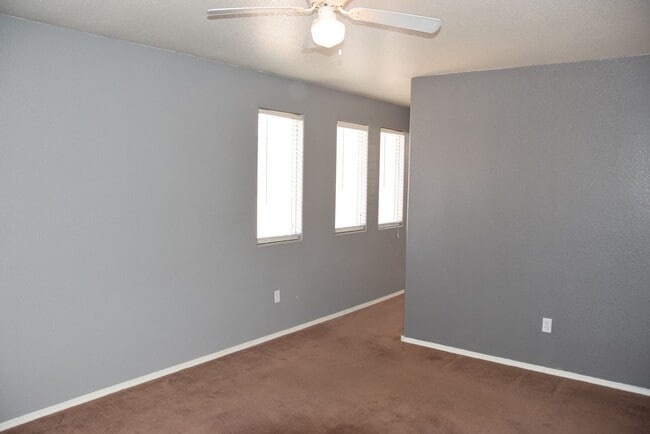 Building Photo - NORTHWEST - 2 STORY, 5 BEDROOM HOME