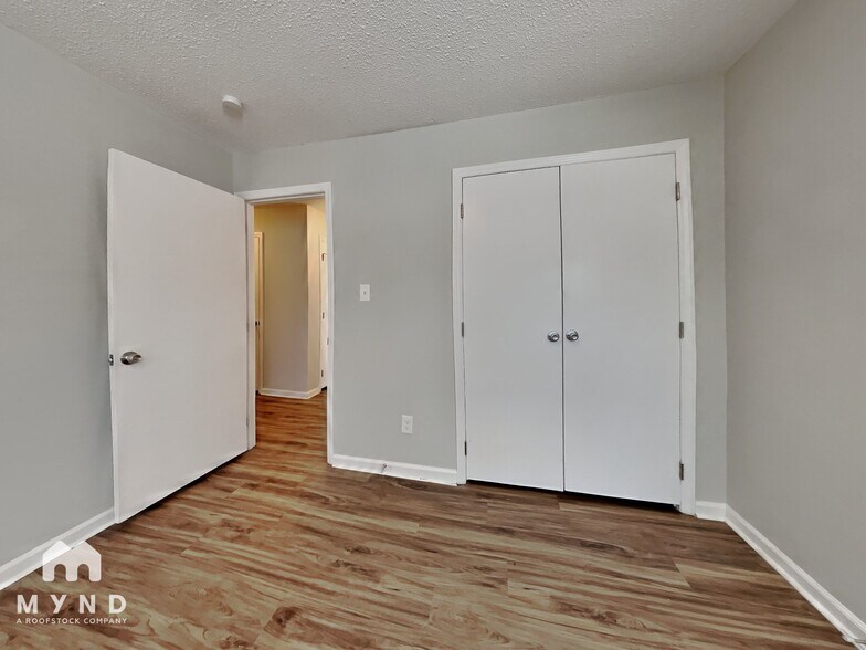 Building Photo - 108 Wellington Dr