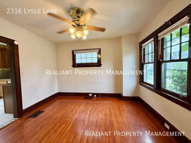 Building Photo - 2316 Lysle Ln