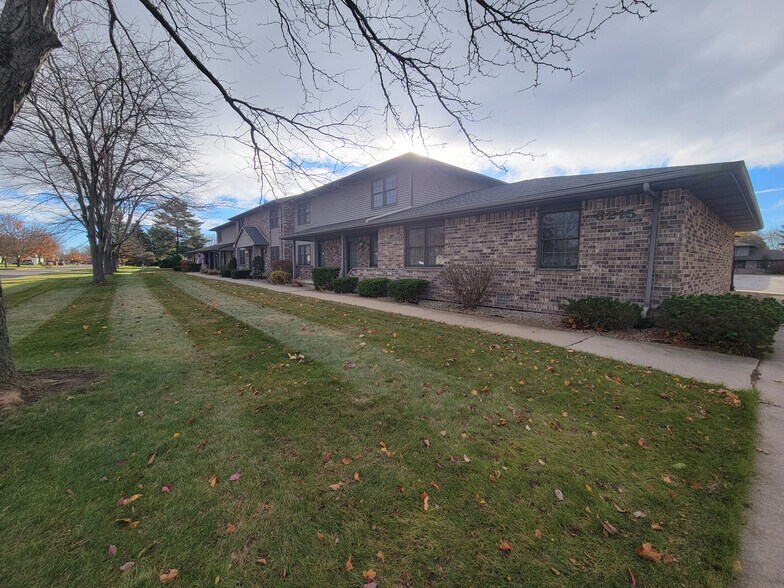 Primary Photo - 6265-6215 Normandy Dr