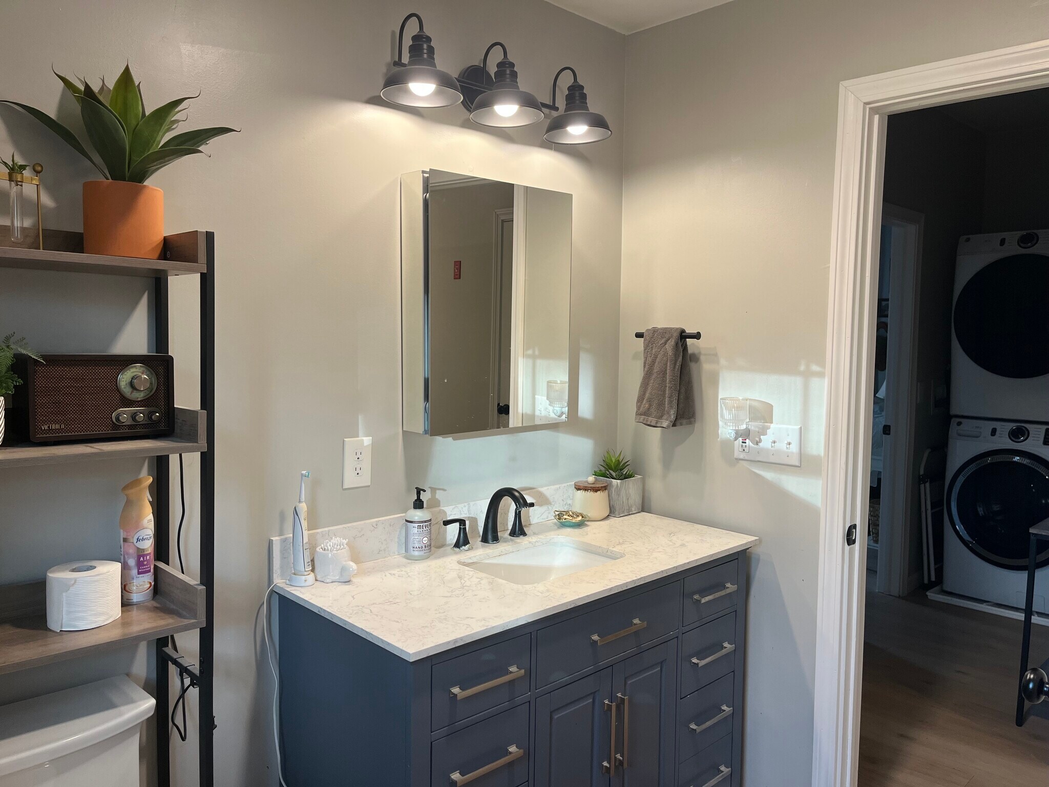 Building Photo - 130 Mount Vernon St